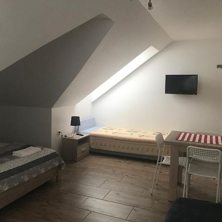 Pokoje Goscinne U Izy Леба Экстерьер фото